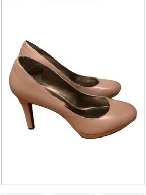 Bandolino Patent Leather Nude Pump Closed Toe Heels, Women Size 7
